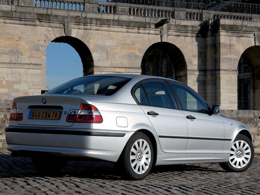  BMW 318i Sedan 2001 года  (фото 2 из 12)